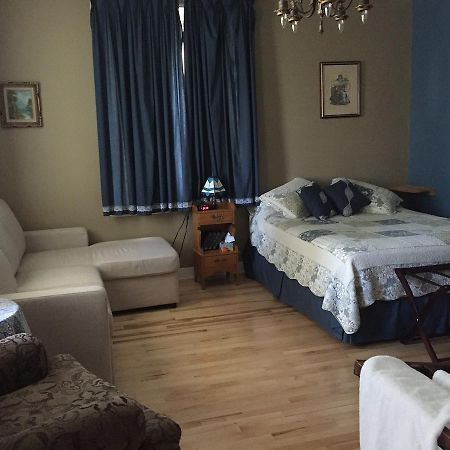 Gil Ann Bed and Breakfast Saint-André-Avellin Εξωτερικό φωτογραφία