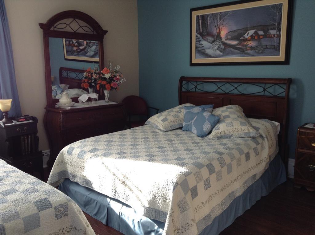 Gil Ann Bed and Breakfast Saint-André-Avellin Δωμάτιο φωτογραφία