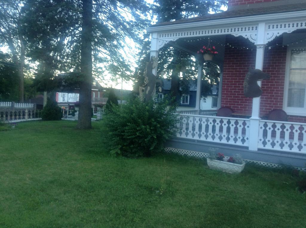 Gil Ann Bed and Breakfast Saint-André-Avellin Εξωτερικό φωτογραφία
